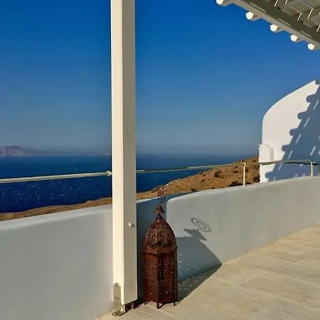 Tinos Blue House Ferienhaus Kardhianí