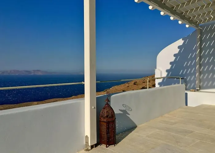 Tinos Blue House Ferienhaus Kardhianí